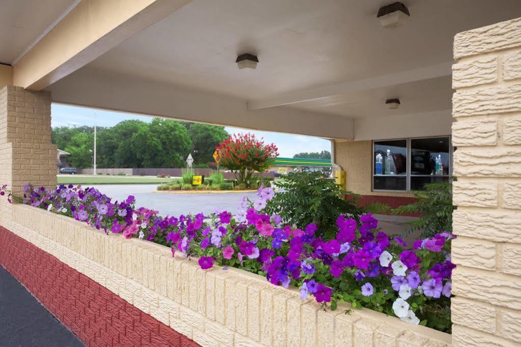 Fairbridge Express Motel
